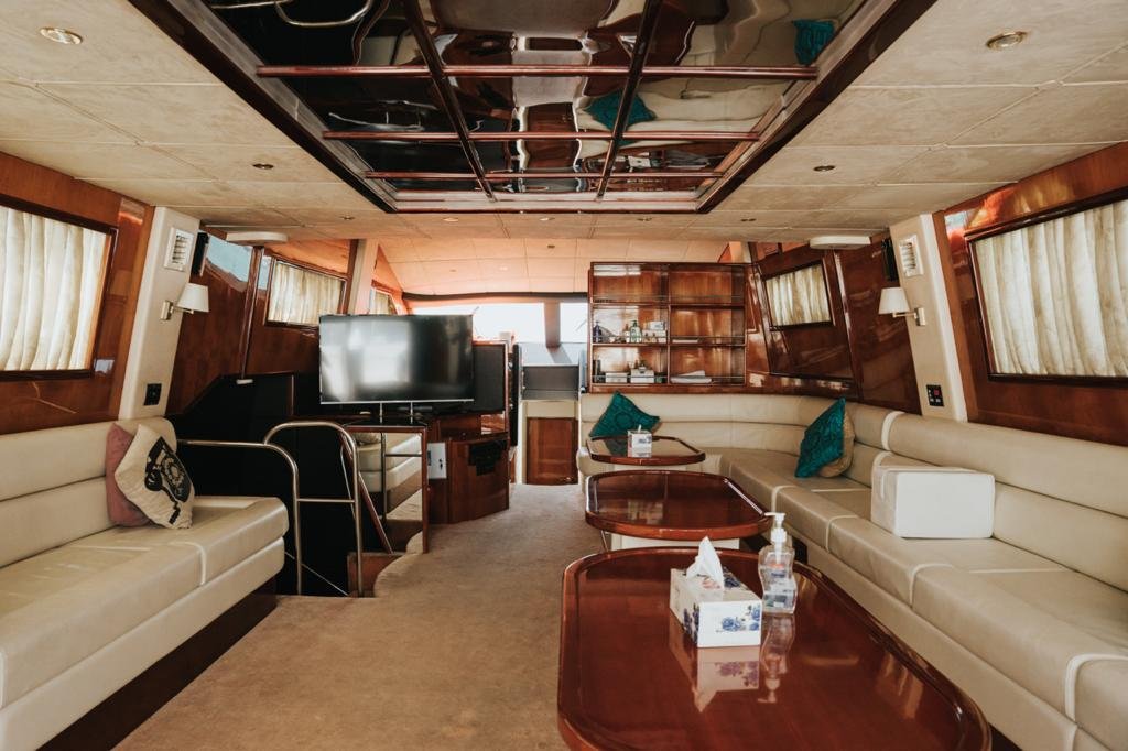 75ft Luxury Yacht View